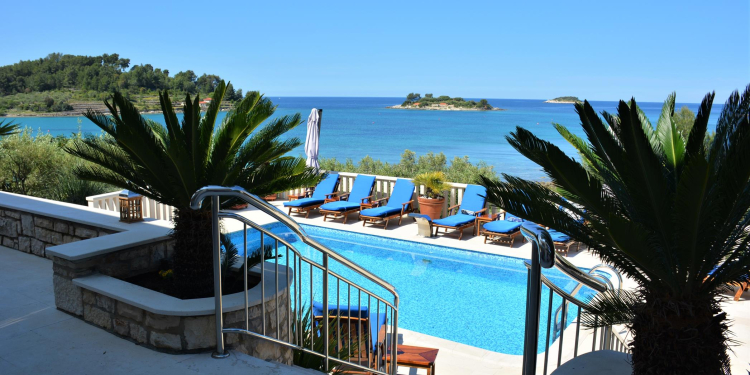 Beachfront Villa Gradina